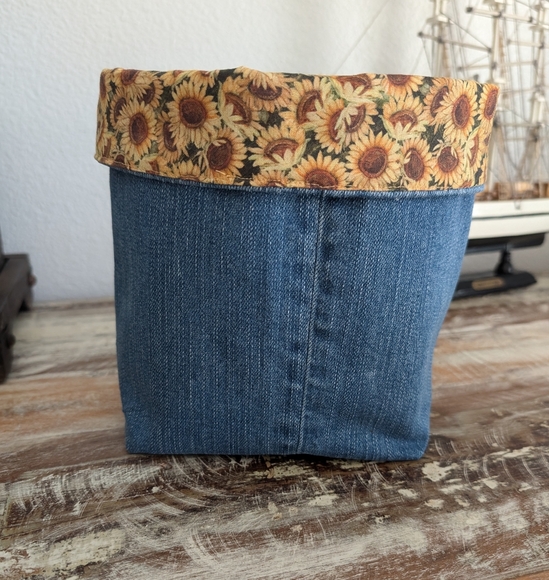 Hand Crafted Sunflower/Recycled Denim Basket/Bin - Picture 3 of 8